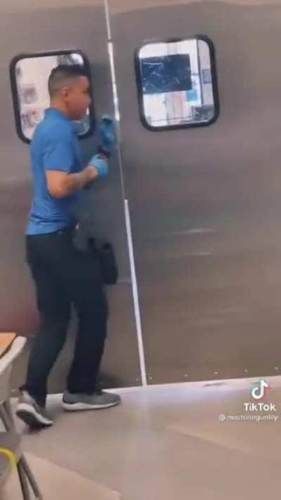 Посетила мужа на работе, сюрприз