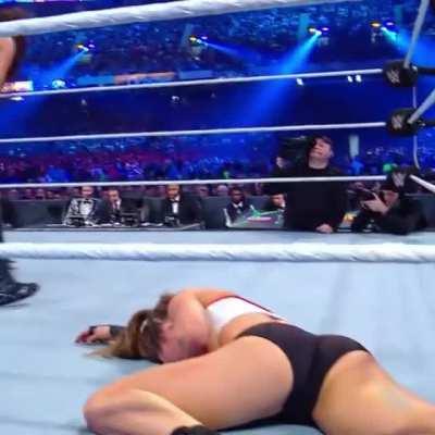 Ronda Rousey ass cheeks