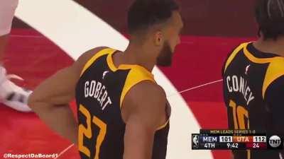 [Highlight] Jonas Valanciunas gets called for a technical foul for contact on Rudy Gobert's face after a made layup