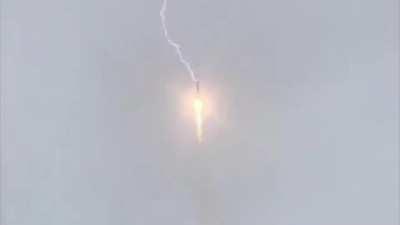 Russian Soyuz rocket struck by lightning