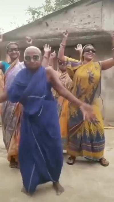 dadi bas .....apki kamar Mai toh daard tha na