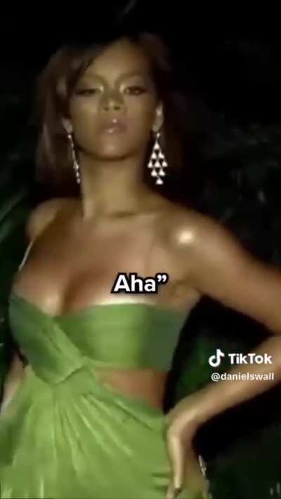 Rihanna’s ‘SOS’ lists off names of #1 80s hits for the whole 2nd verse 😕