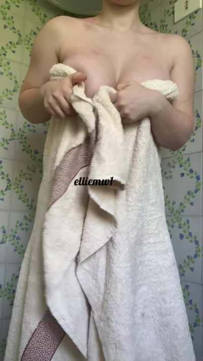 Are my big areolas in proportion to my DDD’s? 😘