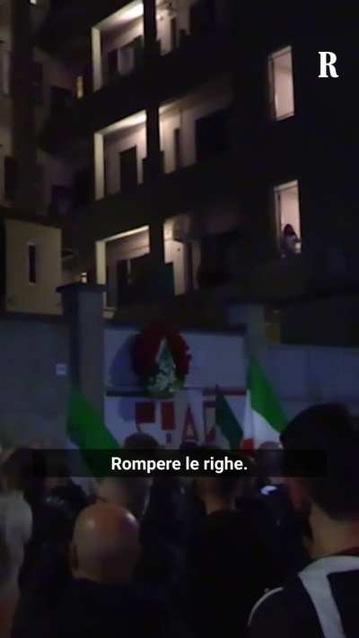 Commemorazione fascista per Sergio Ramelli viene interrotta da Bella Ciao suonata dal balcone