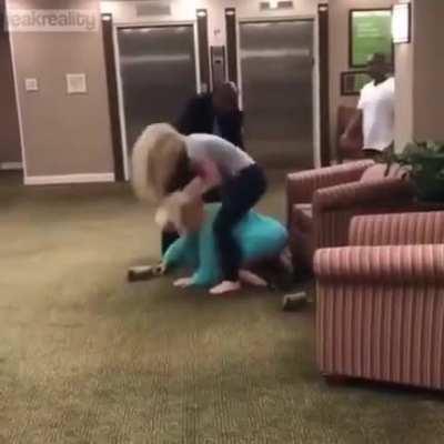 When a Karen tries to fight Young Girl