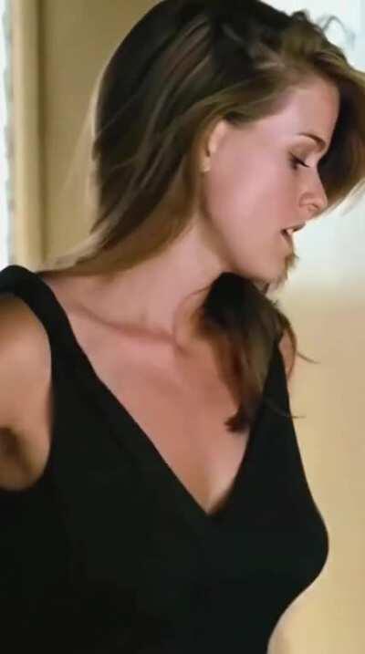 Alice Eve -- Crossing Over (2009)