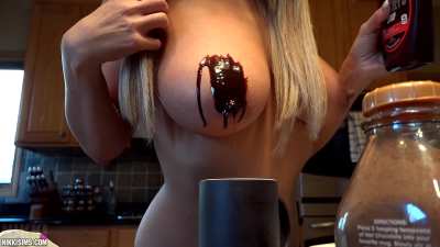 Who likes chocolate?