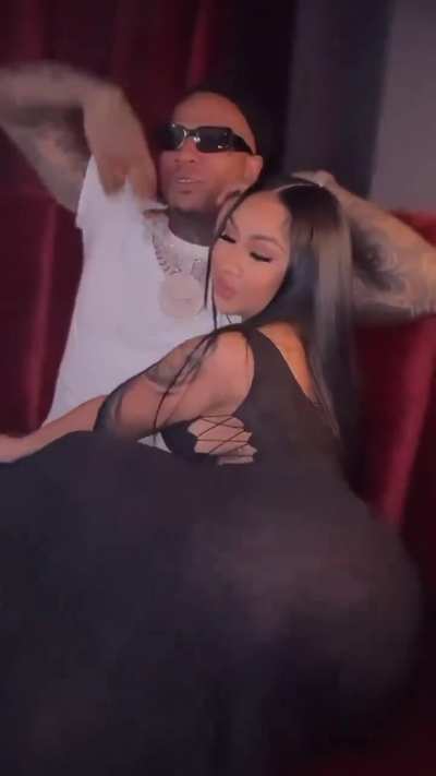 Ari celebrating Moneybagg Yo’s new album 🍑