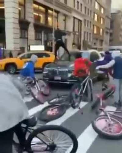 Hvorfor blir ikke disse historiene rapportert av MSM?