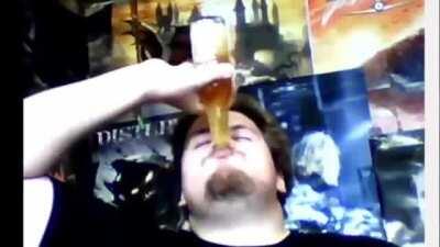 Fressne und aufm sofa sitzne