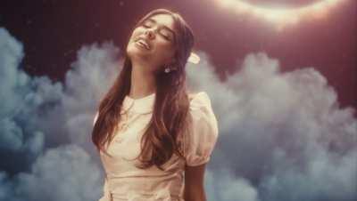 Her eyes are so pretty in the “Reckless” Alt Ending