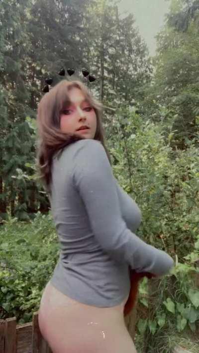 A pull away skirt and a titty drop is all you need in life 😜