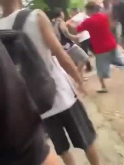 Se agarraron a golpes en una plaza de Talar