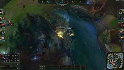 Juking Nasus out of his sneakers