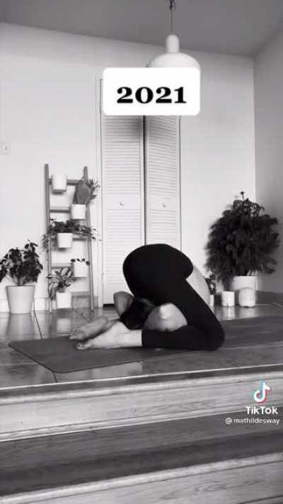 Yoga pose - 1yr of progress