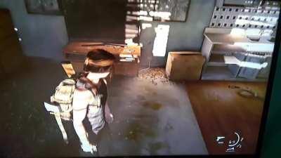 [The Last of Us Part 2] [Video] When playing the game you cannot shoot the PS3, as if it is an ally.