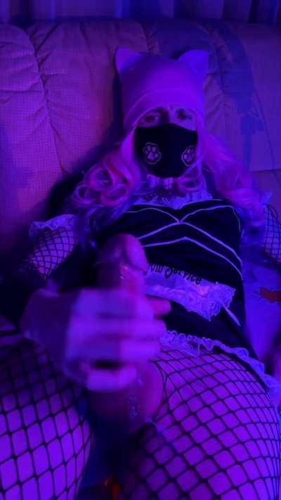 Any straight guys wanna become my personal cum slut?