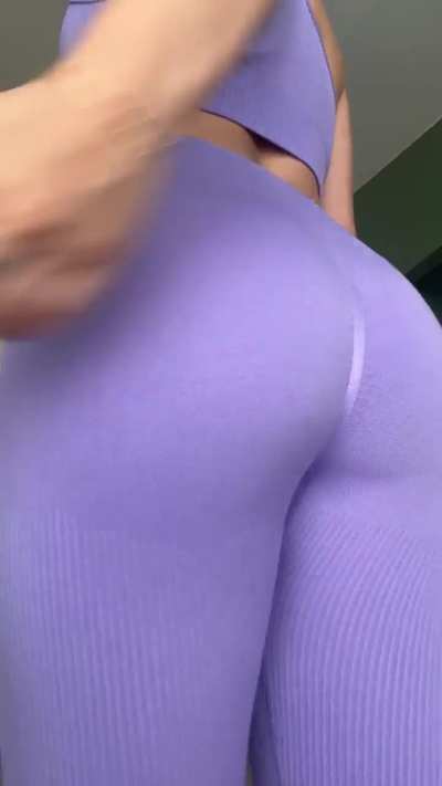 This color suits good on me?