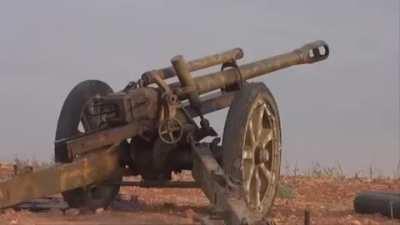 WW2 German made 10.5cm IEFH 18/40 working just fine (in Syria).