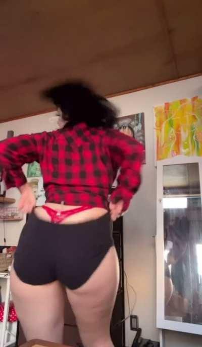 This is how your fuckdoll is waiting for you home after a long day