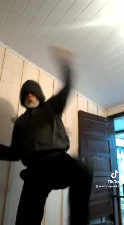 Vou te caçar seu mardito