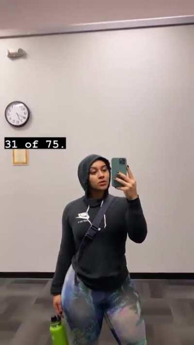 👸🏼💪🏼🤳🏻