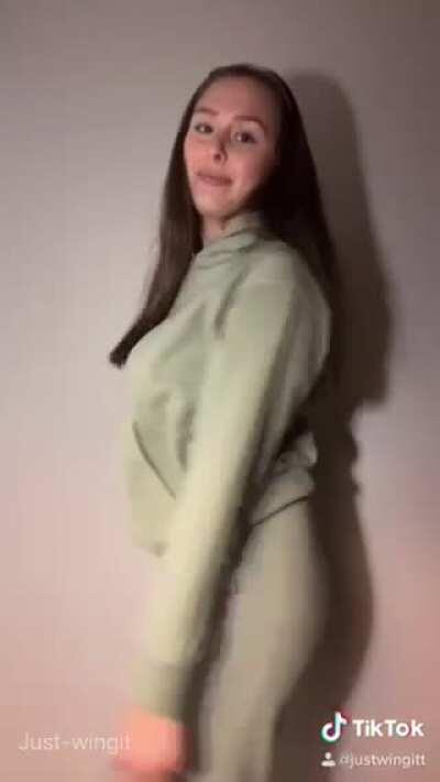 do you like it (take her free collection with vid/pic in the comments )