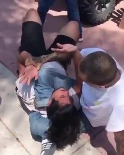 Não invadem casas, crianças.