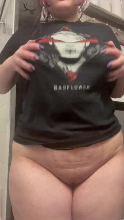 Get yourself a thick goth girl this October