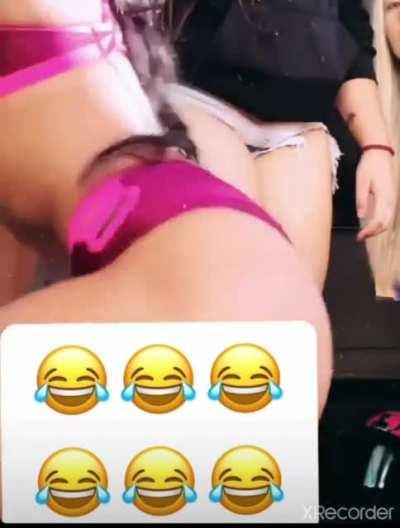 Adah gostosa sentando 🤤😋