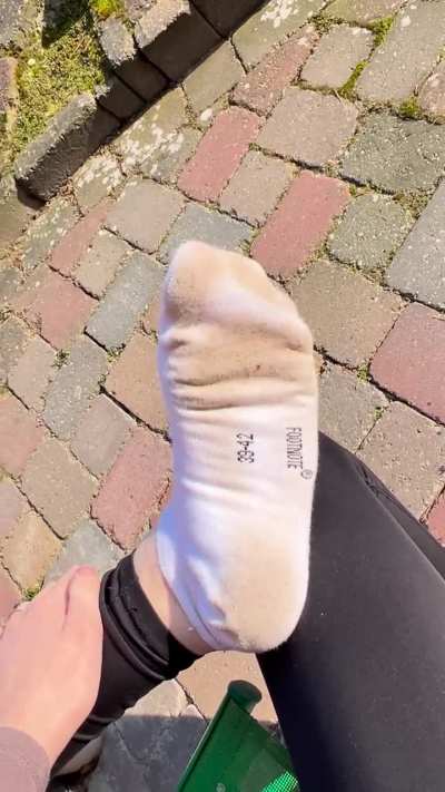 You feel comfortable under my dirty soles, don't you?😈