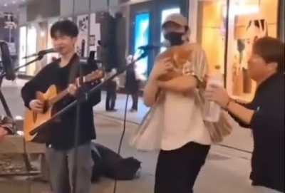 This cat understood the assignment