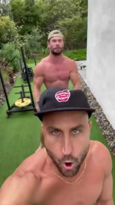 O filho de Odin saindo da jaula...