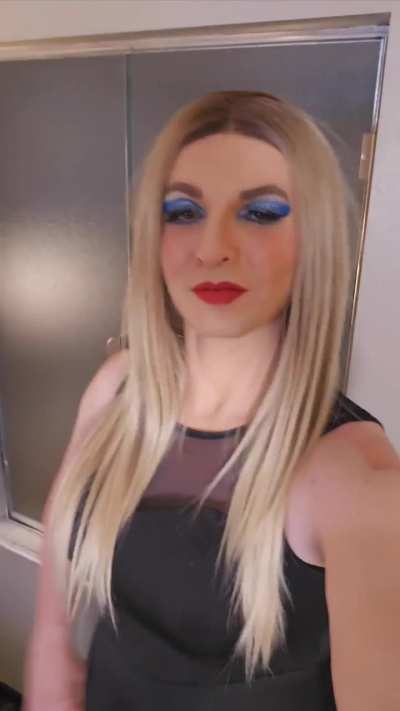 I've been trying to get better at makeup for a long time and this might be my favorite results yet!!! 😊❤️