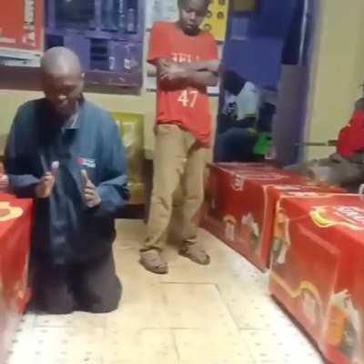 *Wakenya na Konyolo*