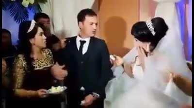 Que merda aconteceu nesse casamento gente?