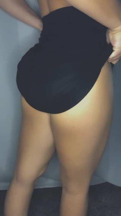 Black skirts can be deceiving 😈