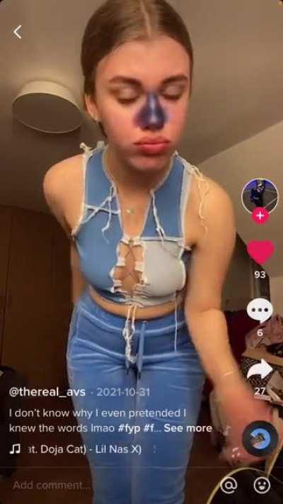 This curvy Violet is already wearing her Juicy brand pants. She’s got cake already and she’s about to add juice