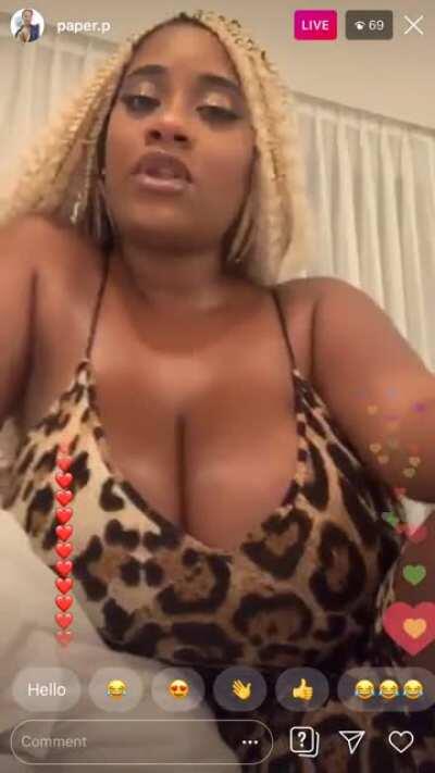 I Wonder what her bra size is🍈🍈