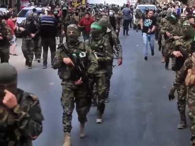 Hamas soldiers in the early 2000s vs in 2021