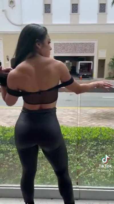 She doesn't dance and she doesn't want to show off too much but in leggings she looks gorgeous. Tanethfit