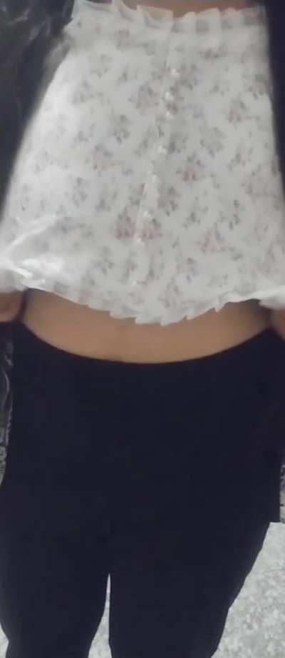 My GF decided to flash me in malls back stairs. Titty Drop. How much would you rate? 