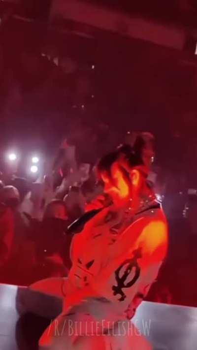 Billie down on her knees