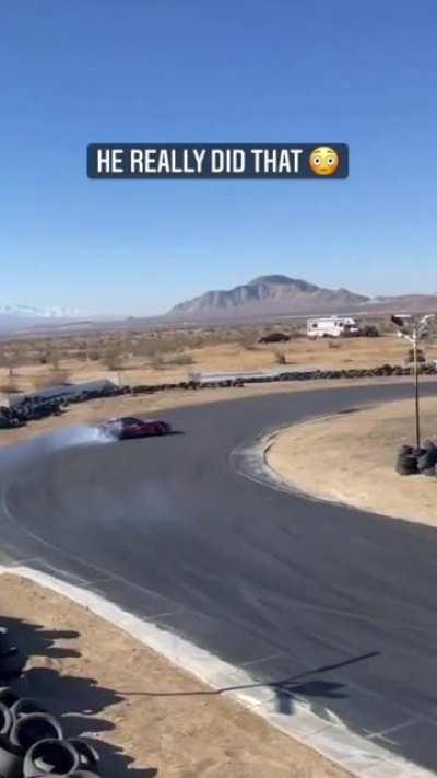 I can't even drift like this in a video game!