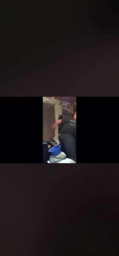 Wen der Änergschi kickt und die Nülle juckt wird nicht nur die Hood zerf***t. MC Buttergolem is in da House. 🏠 🐉