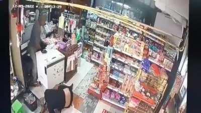 (nsfw) drunk idiot tries to fight store owner with shotgun