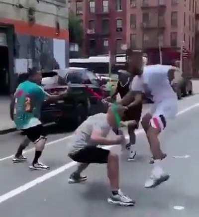 El u/bigotes15 en la vida real con sus amigos: