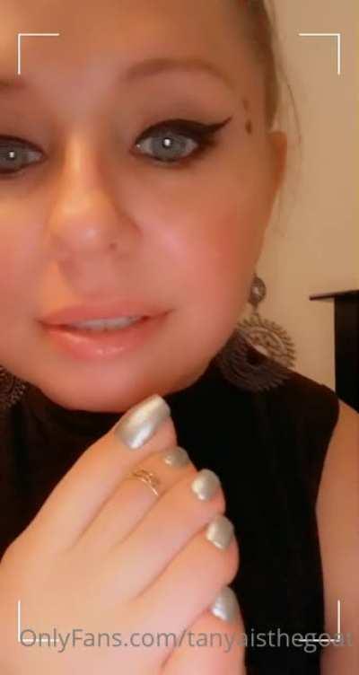 VIP User post, DM for folders