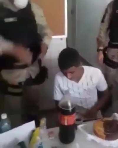 Parabéns pra ele gente.