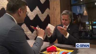 Foreign Minister Kuleba went to a McDonald’s with Secretary Blinken during his visit to Kyiv. Kuleba: “When I was a student, my best hangover food was from McDonald’s. I would go to McDonalds and buy double cheeseburger, big Coke, and that would be my han